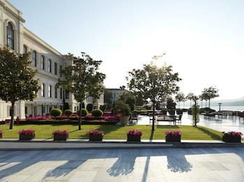 Four Seasons Hotel İstanbul at the Bosphorus