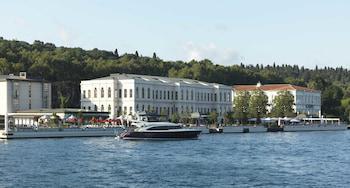 Four Seasons Hotel İstanbul at the Bosphorus